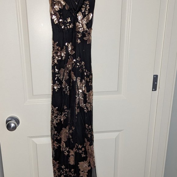 Sequin Bodycon Dress - Picture 5 of 8